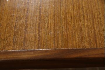 北欧ビンテージ　チーク材　Lloyd’s Antiques(ロイズ・アンティークス)取り扱い　G-PLAN(ジープラン)　ガラストップが格好良いローテーブル(リビングテーブル、センターテーブル、コーヒーテーブル、ヴィンテージ)(R-061828)