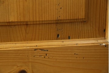 イギリスビンテージ　優しい木の温もりが感じられるパイン材製のワードローブ　(R-061832)