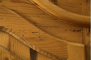 イギリスビンテージ　優しい木の温もりが感じられるパイン材製のワードローブ　(R-061832)