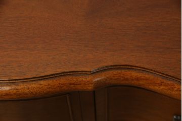 中古　DREXEL HERITAGE(ドレクセルヘリテイジ)　Touraine(ツーレイン)　エレガントな雰囲気が魅力的なチェスト(サイドボード、引き出し)(定価約49万円)(R-061833)