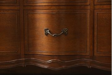 中古　DREXEL HERITAGE(ドレクセルヘリテイジ)　Touraine(ツーレイン)　エレガントな雰囲気が魅力的なチェスト(サイドボード、引き出し)(定価約49万円)(R-061833)