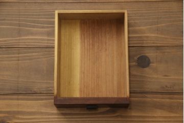和製アンティーク　三方栗材　和モダンテイストのお部屋づくりに取り入れたい二段重ね茶箪笥(茶棚、収納棚、戸棚、食器棚、キャビネット)(R-061841)