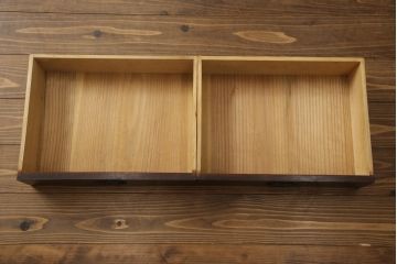 和製アンティーク　三方栗材　和モダンテイストのお部屋づくりに取り入れたい二段重ね茶箪笥(茶棚、収納棚、戸棚、食器棚、キャビネット)(R-061841)