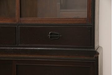 和製アンティーク　三方栗材　和モダンテイストのお部屋づくりに取り入れたい二段重ね茶箪笥(茶棚、収納棚、戸棚、食器棚、キャビネット)(R-061841)