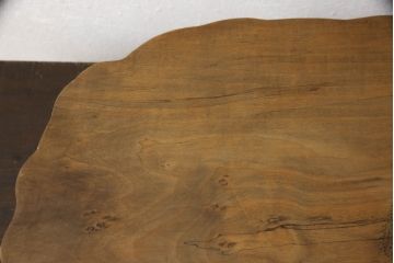 中古　軽井沢彫り　繊細な桜の彫刻が目を惹く花台(飾り台、ローテーブル、ミニテーブル)(R-061848)