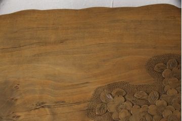 中古　軽井沢彫り　繊細な桜の彫刻が目を惹く花台(飾り台、ローテーブル、ミニテーブル)(R-061848)