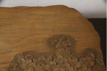 中古　軽井沢彫り　繊細な桜の彫刻が目を惹く花台(飾り台、ローテーブル、ミニテーブル)(R-061848)