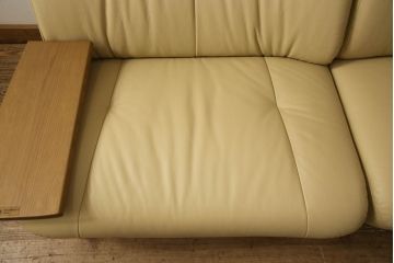 中古　美品　カリモク家具(karimoku)　チターノ(chitano)　くつろぎの空間に取り入れたいリクライニング2人掛けソファ(二人掛け、2P)(R-061849)