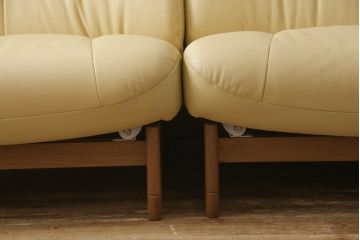 中古　美品　カリモク家具(karimoku)　チターノ(chitano)　くつろぎの空間に取り入れたいリクライニング2人掛けソファ(二人掛け、2P)(R-061849)