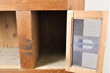 和製アンティーク　希少サイズ　五尺　大正昭和初期　京都産　檜(ヒノキ)材　欅(ケヤキ)材　職人が細部まで凝って製作した上質な水屋箪笥サイドボード(食器棚、収納棚、飾り棚、時代箪笥、キャビネット)(R-061852)