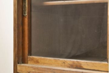 和製アンティーク　昭和初期　小振りなサイズが嬉しい!レトロな収納棚(食器棚、飾り棚、引き出し、キャビネット、ガラス戸棚)(R-061854)