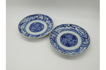 江戸期　大明成化年製　古伊万里　染付　松竹梅文　7寸皿　約21.5cm　おめでたい吉祥文様を敷き詰めた皿2枚セット(七寸、和食器、和皿)(R-061868)