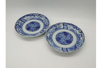 江戸期　大明成化年製　古伊万里　染付　松竹梅文　7寸皿　約21cm　おめでたい吉祥文様を敷き詰めた皿2枚セット(七寸、和食器、和皿)(R-061869)