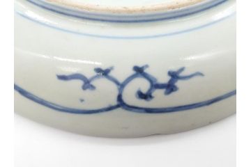 江戸期　大明成化年製　古伊万里　染付　松竹梅文　7寸皿　約21cm　おめでたい吉祥文様を敷き詰めた皿2枚セット(七寸、和食器、和皿)(R-061869)