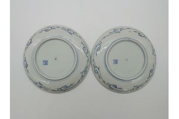 江戸期　古伊万里　花盆図　7寸皿　約21.5　ひとつひとつ丁寧に絵付けされた中皿2枚セット(七寸、稜花型、輪花型、雷紋、変形皿、和食器、和皿)(R-061870)