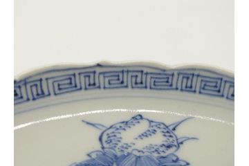 江戸期　古伊万里　花盆図　7寸皿　約21.5　ひとつひとつ丁寧に絵付けされた中皿2枚セット(七寸、稜花型、輪花型、雷紋、変形皿、和食器、和皿)(R-061870)