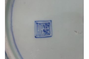 江戸期　古伊万里　花盆図　7寸皿　約21.5　ひとつひとつ丁寧に絵付けされた中皿2枚セット(七寸、稜花型、輪花型、雷紋、変形皿、和食器、和皿)(R-061870)