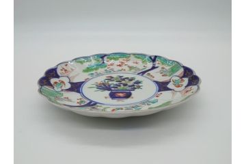幕末期　古伊万里　金彩　色絵　花瓶文　7寸　約21cm　目にも鮮やかな色調の大皿2枚セット(花盆文、菊花型、輪花型、変形皿、和食器、和皿、七寸)(R-061872)