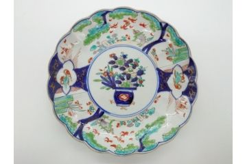 幕末期　古伊万里　金彩　色絵　花瓶文　7寸　約21cm　目にも鮮やかな色調の大皿2枚セット(花盆文、菊花型、輪花型、変形皿、和食器、和皿、七寸)(R-061872)