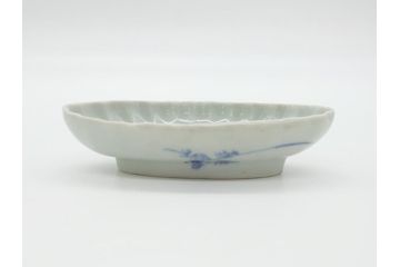 染付　楕円　菊形　花?図　3.6寸皿　約11　上品なフォルムが食卓のアクセントになる小皿5枚セット(三寸六分、和皿、変形皿、和食器)(R-061873)