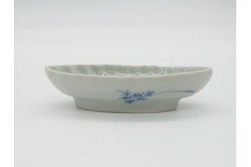 染付　楕円　菊形　花?図　3.6寸皿　約11　上品なフォルムが食卓のアクセントになる小皿5枚セット(三寸六分、和皿、変形皿、和食器)(R-061873)