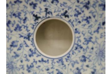 古伊万里　染付　全面　花唐草文　全面に花唐草の絵付けがされた可憐な盃台(懐石道具、唾壺)(R-061874)