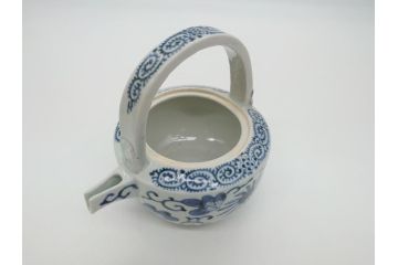 江戸期　古伊万里　銚子　染付　蛸唐草　存在感のある蛸唐草と花絵が印象的な急須(水注、茶道具)(R-061878)