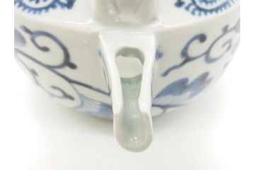 江戸期　古伊万里　銚子　染付　蛸唐草　存在感のある蛸唐草と花絵が印象的な急須(水注、茶道具)(R-061878)