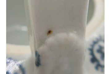 江戸期　古伊万里　銚子　染付　蛸唐草　存在感のある蛸唐草と花絵が印象的な急須(水注、茶道具)(R-061878)