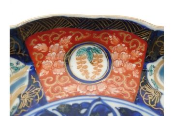 明治期　富長貴春(富貴長春)　伊万里　金襴手　金魚に花図　6.8寸皿　約20.5cm　色彩豊かで食卓に華やぎをもたらす皿3枚セット(六寸八分、中皿、和食器、和皿)(R-061882)