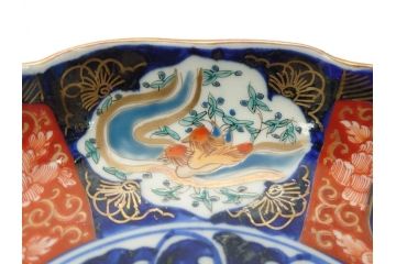 明治期　富長貴春(富貴長春)　伊万里　金襴手　金魚に花図　6.8寸皿　約20.5cm　色彩豊かで食卓に華やぎをもたらす皿3枚セット(六寸八分、中皿、和食器、和皿)(R-061882)