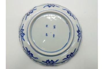 明治期　富長貴春(富貴長春)　伊万里　金襴手　金魚に花図　6.8寸皿　約20.5cm　色彩豊かで食卓に華やぎをもたらす皿3枚セット(六寸八分、中皿、和食器、和皿)(R-061882)