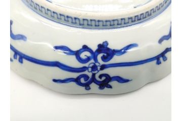 明治期　富長貴春(富貴長春)　伊万里　金襴手　金魚に花図　6.8寸皿　約20.5cm　色彩豊かで食卓に華やぎをもたらす皿3枚セット(六寸八分、中皿、和食器、和皿)(R-061882)