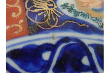 明治期　富長貴春(富貴長春)　伊万里　金襴手　金魚に花図　6.8寸皿　約20.5cm　色彩豊かで食卓に華やぎをもたらす皿3枚セット(六寸八分、中皿、和食器、和皿)(R-061882)