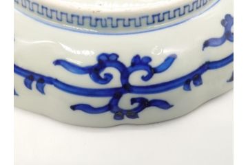 明治期　富長貴春(富貴長春)　伊万里　金襴手　金魚に花図　6.8寸皿　約20.5cm　色彩豊かで食卓に華やぎをもたらす皿2枚セット(六寸八分、和食器、和皿)(R-061883)