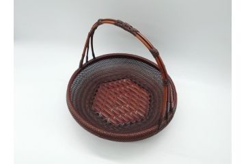 竹旬斎　在銘　竹細工　使い込むほどに深みが出る美しい編み目の竹花籠(花入れ、花器、竹編、竹工芸、竹籠)(R-061889)