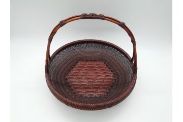 竹旬斎　在銘　竹細工　使い込むほどに深みが出る美しい編み目の竹花籠(花入れ、花器、竹編、竹工芸、竹籠)(R-061889)