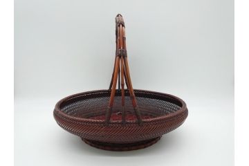 竹旬斎　在銘　竹細工　使い込むほどに深みが出る美しい編み目の竹花籠(花入れ、花器、竹編、竹工芸、竹籠)(R-061889)