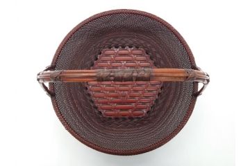 竹旬斎　在銘　竹細工　使い込むほどに深みが出る美しい編み目の竹花籠(花入れ、花器、竹編、竹工芸、竹籠)(R-061889)