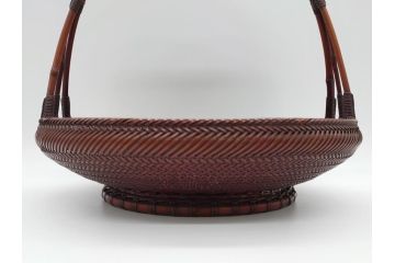 竹旬斎　在銘　竹細工　使い込むほどに深みが出る美しい編み目の竹花籠(花入れ、花器、竹編、竹工芸、竹籠)(R-061889)