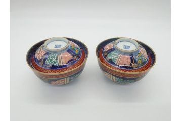 明治期　色絵　麒麟・獅子の図　特別感を演出する彩り豊かな蓋付き茶碗2点セット(蓋碗、和食器)(R-061892)