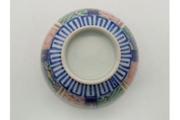 明治期　色絵　麒麟・獅子の図　特別感を演出する彩り豊かな蓋付き茶碗2点セット(蓋碗、和食器)(R-061892)