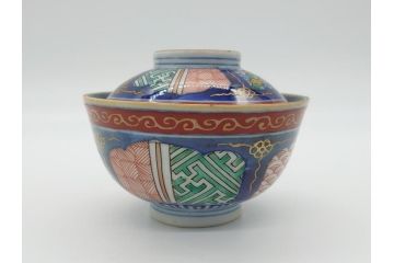明治期　色絵　麒麟・獅子の図　特別感を演出する彩り豊かな蓋付き茶碗2点セット(蓋碗、和食器)(R-061893)