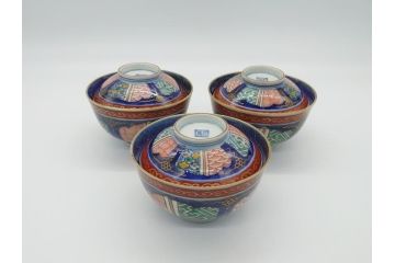 明治期　色絵　麒麟・獅子の図　特別感を演出する彩り豊かな蓋付き茶碗3点セット(蓋碗、和食器)(R-061894)