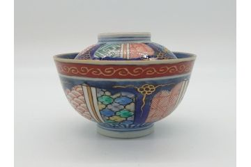 明治期　色絵　麒麟・獅子の図　特別感を演出する彩り豊かな蓋付き茶碗3点セット(蓋碗、和食器)(R-061894)
