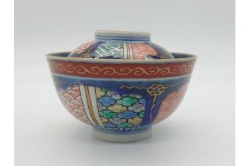 明治期　色絵　麒麟・獅子の図　特別感を演出する彩り豊かな蓋付き茶碗3点セット(蓋碗、和食器)(R-061894)