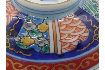 明治期　色絵　麒麟・獅子の図　特別感を演出する彩り豊かな蓋付き茶碗3点セット(蓋碗、和食器)(R-061894)