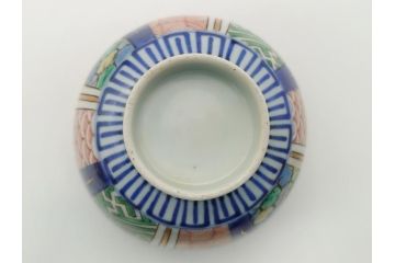 明治期　色絵　麒麟・獅子の図　特別感を演出する彩り豊かな蓋付き茶碗3点セット(蓋碗、和食器)(R-061894)