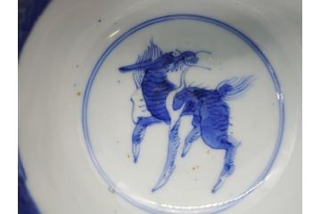明治期　色絵　麒麟・獅子の図　特別感を演出する彩り豊かな蓋付き茶碗3点セット(蓋碗、和食器)(R-061894)