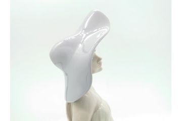 リヤドロ　LLADRO　輝く時　艶めかしく気品漂う女性のフィギュリン(箱なし、陶器人形、置物、オブジェ)(定価181,500円)(R-061896)